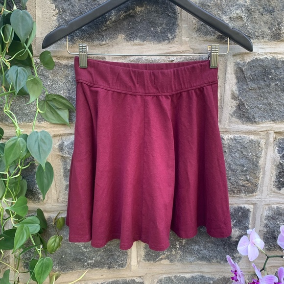 Hollister A-Line Mini Maroon Fall Skirt - Picture 3 of 3